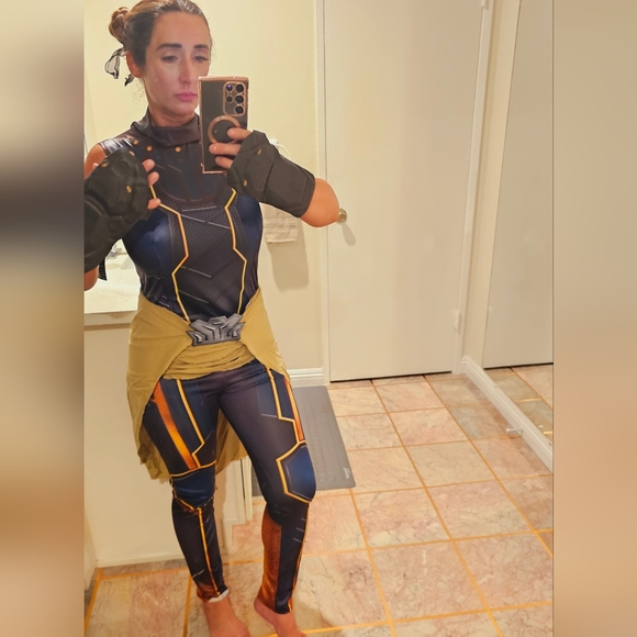 Womens Medium Black Panther Shuri Halloween costume - Picture 11 of 13